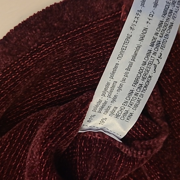 LIKE NEW Zara Thick Chenile Feel Deep Red Long Sleeved Mock Neck Sweater - Picture 6 of 11